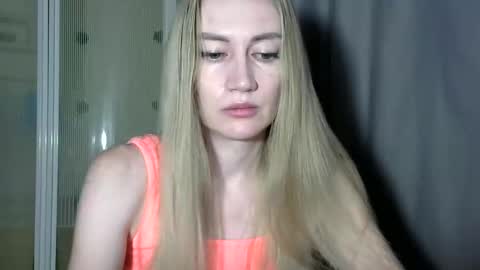 Snapshot of jessfox1 chatting on 12/09/24, 12:12 JessFox1 online show from 12/09/24, 12:12