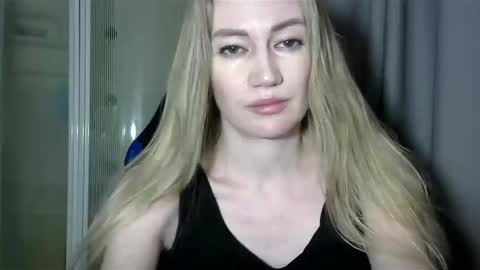 Snapshot of jessfox1 chatting on 01/07/25, 01:38 JessFox1 online show from 01/07/25, 01:38