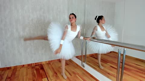 Jess online show from 01/24/25, 01:03