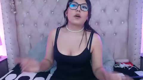 Jessica  online show from 11/04/25, 06:18