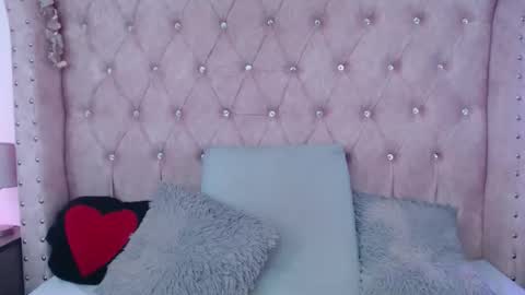 Jessica  online show from 11/08/25, 06:07