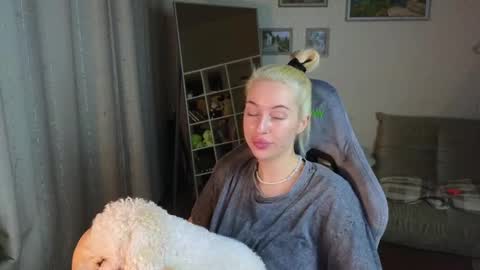 Snapshot of jessica_hanson chatting on 01/22/25, 05:59 Jessy online show from 01/22/25, 05:59