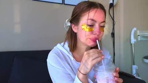 Snapshot of jessica_hanson chatting on 12/02/25, 02:17 Jessy online show from 12/02/25, 02:17