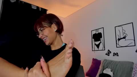 Snapshot of jessica_lovely77 chatting on 01/08/25, 11:19 Jessica online show from 01/08/25, 11:19