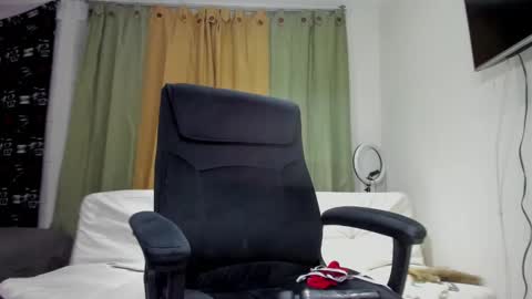 jessica_rabbit777_ online show from 02/04/25, 12:19