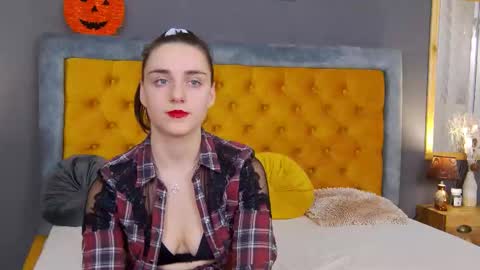 Snapshot of jessica_whitte_ chatting on 11/12/25, 05:19 Jessica White online show from 11/12/25, 05:19