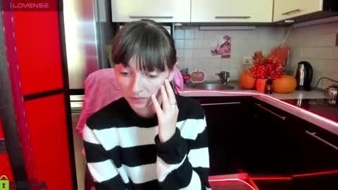 jessicaforris online show from 10/11/25, 07:07