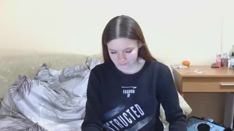 jessicaholland1 online show from 04/28/26, 06:35