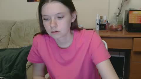jessicaholland1 online show from 05/17/26, 06:26