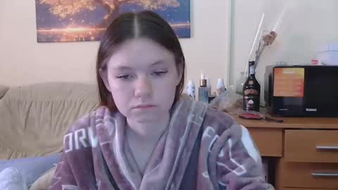 jessicaholland1 online show from 05/19/26, 05:14