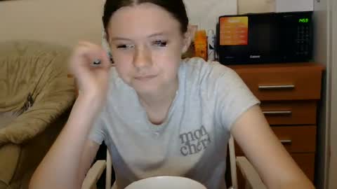 jessicaholland1 online show from 07/12/26, 06:43
