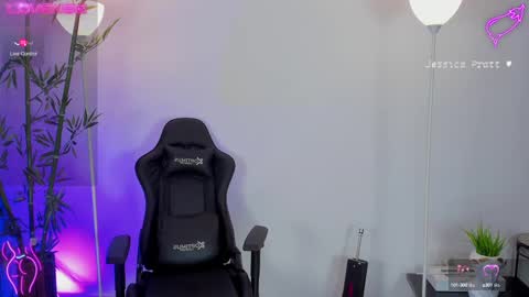  Jessica Pratt  IG jessicaxpratt online show from 02/19/25, 11:04