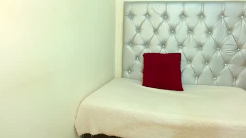 jessicarabbit4 online show from 10/28/25, 03:10