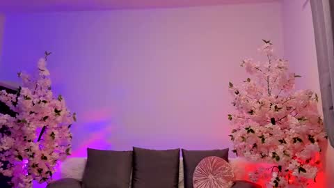 Gloria   online show from 02/12/25, 02:35