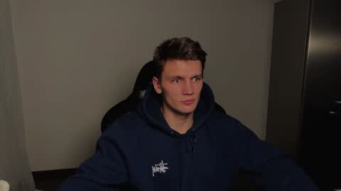 Snapshot of jessierise chatting on 01/09/25, 12:25 JessieRise online show from 01/09/25, 12:25