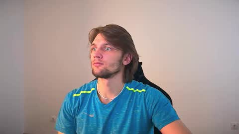 Snapshot of jessierise chatting on 10/02/25, 06:42 JessieRise online show from 10/02/25, 06:42