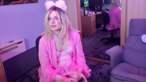 Snapshot of jessiessicaxx chatting on 01/05/25, 08:42 Jessiessicaxx online show from 01/05/25, 08:42