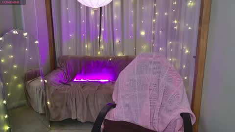 Snapshot of jessiestarz chatting on 01/08/25, 01:52 Jessi online show from 01/08/25, 01:52
