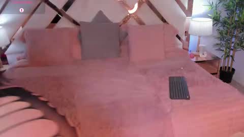 JESSICA STONNE online show from 03/06/25, 06:41