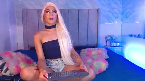 Snapshot of jessika_rabbits chatting on 12/21/24, 02:41 JESS online show from 12/21/24, 02:41