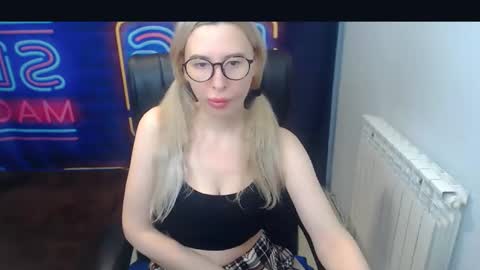 Victoria online show from 01/06/25, 07:56