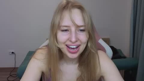 Snapshot of jessy_comely chatting on 05/31/26, 11:28 Jessy online show from 05/31/26, 11:28
