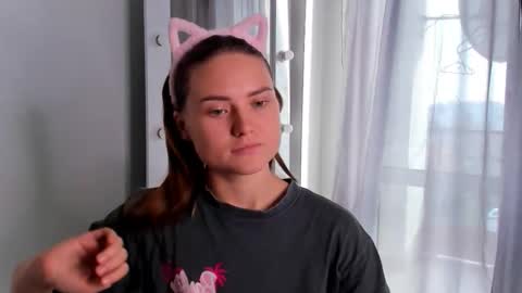 Polina online show from 11/17/25, 12:00