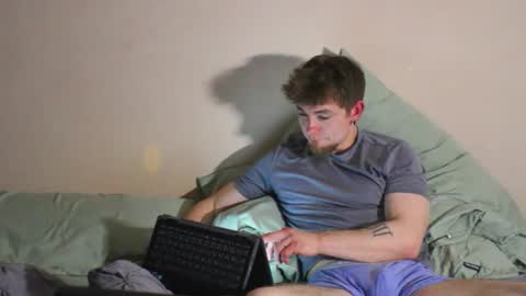 Snapshot of jessystrings chatting on 05/18/26, 01:17 jessystrings online show from 05/18/26, 01:17