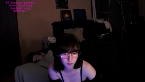 Snapshot of jessystrings chatting on 06/11/26, 07:39 jessystrings online show from 06/11/26, 07:39