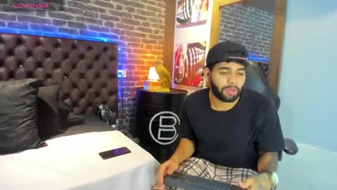 Snapshot of jesus77_ chatting on 11/21/25, 02:38 --- Jesus --- online show from 11/21/25, 02:38