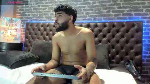 Snapshot of jesus77_ chatting on 11/22/25, 03:22 --- Jesus --- online show from 11/22/25, 03:22