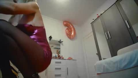 jesy online show from 11/11/25, 07:30