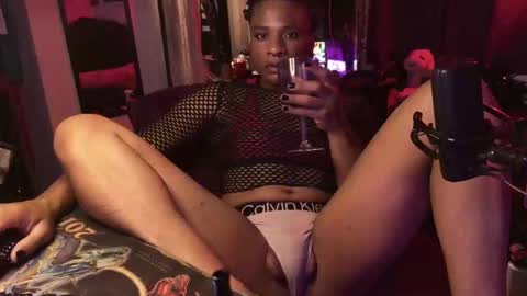 Snapshot of jetsdomain chatting on 09/26/25, 01:42 Beastly Beauty online show from 09/26/25, 01:42