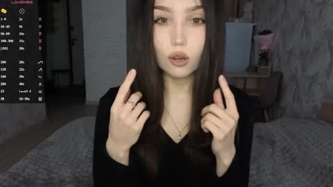 Snapshot of jettanicolay chatting on 05/12/26, 09:39 I am Gina ntmu Lets hit 10 Thumbs Up together online show from 05/12/26, 09:39