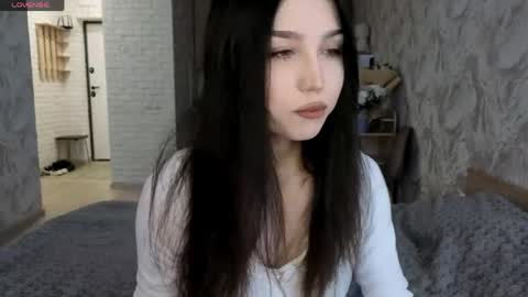 Snapshot of jettanicolay chatting on 05/20/26, 10:32 I am Gina ntmu Lets hit 10 Thumbs Up together online show from 05/20/26, 10:32