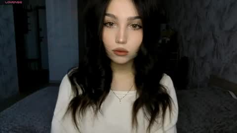 Snapshot of jettanicolay chatting on 05/28/26, 04:43 I am Gina ntmu Lets hit 10 Thumbs Up together online show from 05/28/26, 04:43