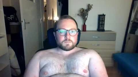 jeuneloup92 online show from 10/21/25, 08:53