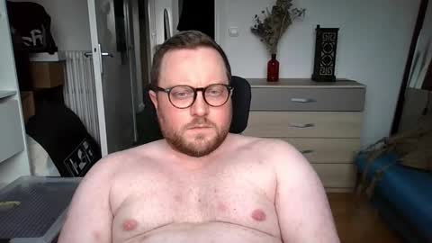 Snapshot of jeuneloup92 chatting on 02/13/26, 04:14 jeuneloup92 online show from 02/13/26, 04:14