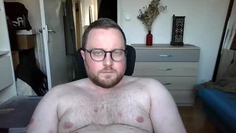 Snapshot of jeuneloup92 chatting on 03/02/26, 05:09 jeuneloup92 online show from 03/02/26, 05:09