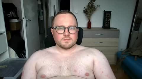 jeuneloup92 online show from 04/14/26, 04:24