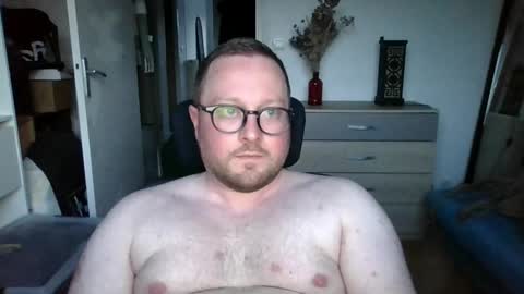 jeuneloup92 online show from 04/17/26, 07:06