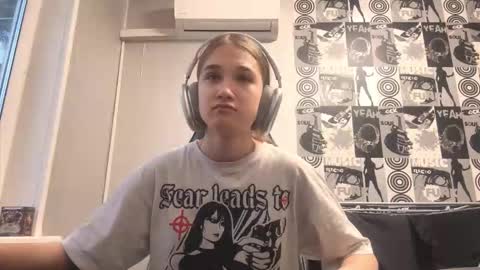 Helgi online show from 11/30/25, 01:04