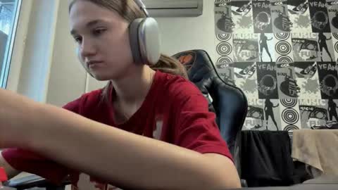 Helgi online show from 12/04/25, 12:25