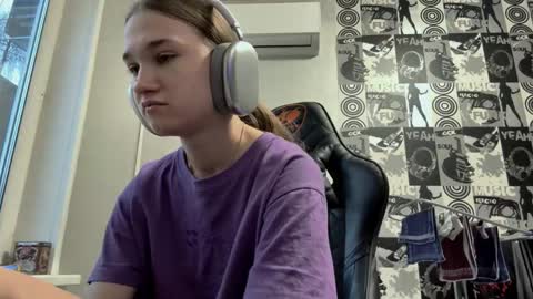 Helgi online show from 12/05/25, 12:14