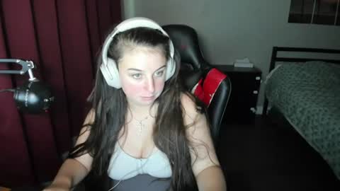 Snapshot of jewelrancid chatting on 07/15/26, 12:49 Miss Lovely online show from 07/15/26, 12:49