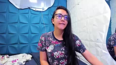 Queen and King online show from 12/15/24, 01:46