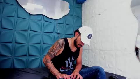 Queen and King online show from 12/25/24, 08:39