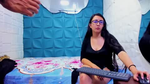 Queen and King online show from 12/27/24, 04:47