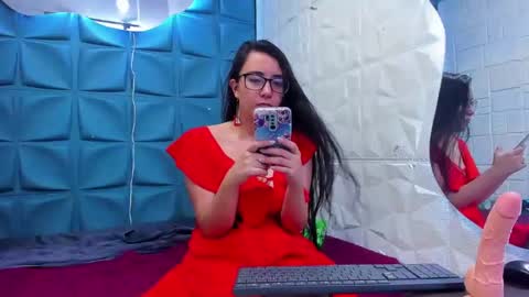 Queen and King online show from 01/22/25, 01:31