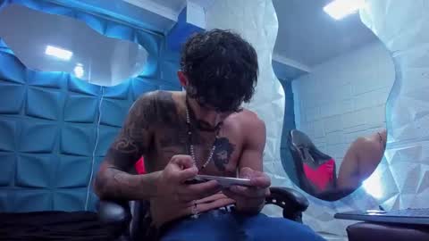 Queen and King online show from 02/01/25, 01:34